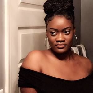 Meet your Posher, Olivia